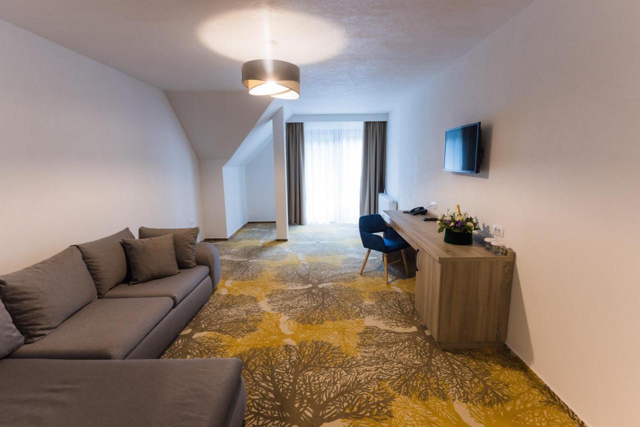 Nedei Hotel&Spa Transalpina Martinie Luaran gambar
